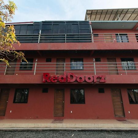 Reddoorz Plus At Malabag Silang - Vaccinated Staff Екстер'єр фото