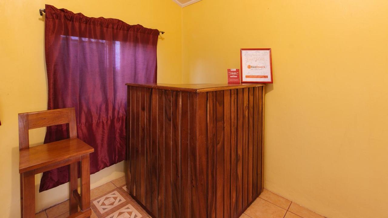 Reddoorz Plus At Malabag Silang - Vaccinated Staff Екстер'єр фото